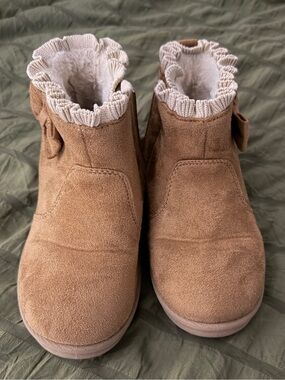Kids Cozy Faux-Suede Ankle Boots in Light Brown